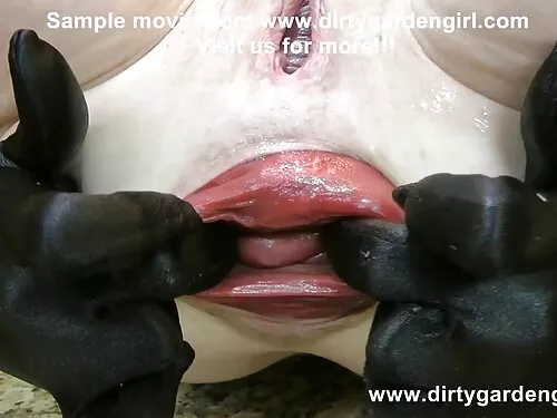 ஒரு மனிதன் அலுவலகத்த ...