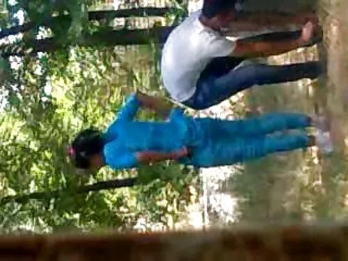 சமையலறையில் அம்மா தன ...