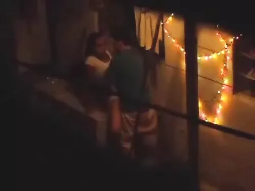 ஒரு இளைஞனுடன் லெஸ்பி ...