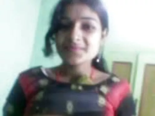 காலுறை அணிந்த ஒரு தம ...