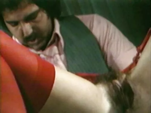 சலவை அறையில் மூன்று  ...
